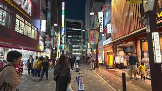 东京徒步樱花胜地的疯狂人群，夜行赏析治愈