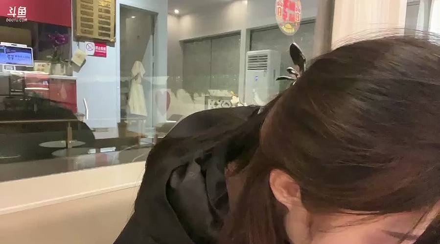 你就这样出现 不经意间