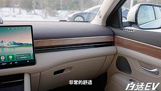 白话汽车的直播间