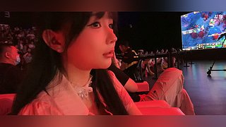 社恐文静内向的小女生