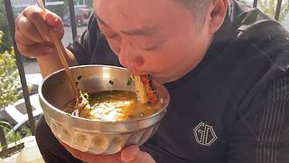 全网最嚣张吃法 隔着屏幕流口水