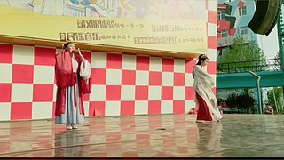 北大小姐姐弹琴讲课