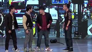 龙视爱笑会议室的直播间