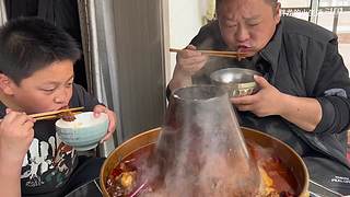 全网最嚣张吃法 隔着屏幕流口水