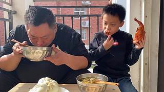 全网最嚣张吃法 隔着屏幕流口水