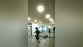 北大小姐姐弹琴讲课