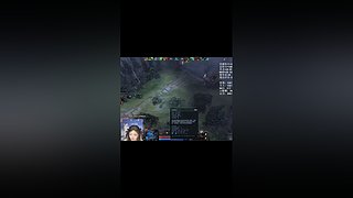 很用心打DOTA的妹子哦