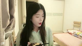 七七uiu的直播间