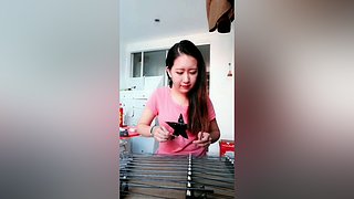 北大小姐姐弹琴讲课