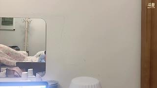 萌萌雨oi的直播间。