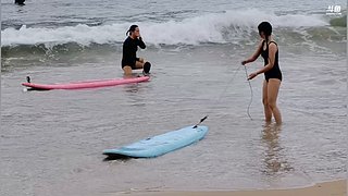 三亚&mdash;后海看美女-冲浪