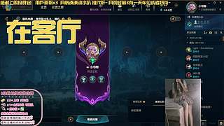 小宅：乖乖 快来打游戏~