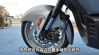 摸摸爱摩托的直播间