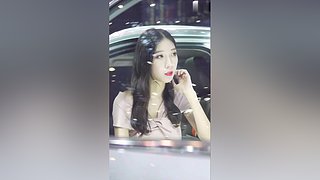 车模现场，美女云集