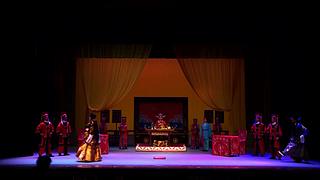 欣赏戏曲的房间