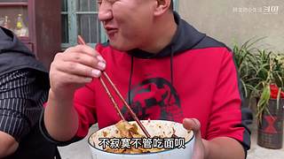 全网最嚣张吃法 隔着屏幕流口水