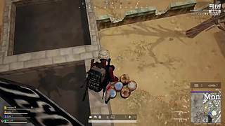 这个主播逆大天，吃鸡当lol玩