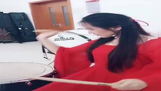 北大小姐姐弹琴讲课