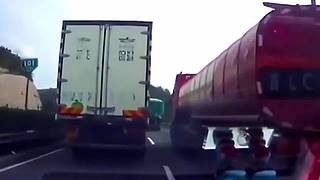 碰撞指南的直播间