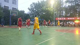 组队打不过专业车队，单排遇不到传球队友