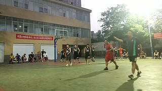 组队打不过专业车队，单排遇不到传球队友