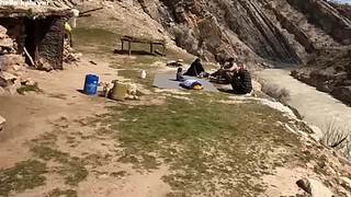 贫困的伊朗游牧家庭，勇敢的生活。