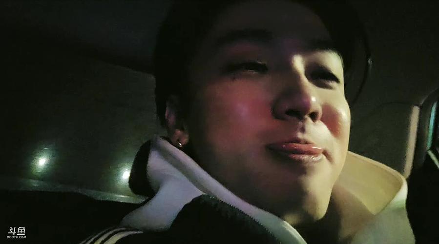 戶(hù)外，接朝朝去了