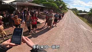 摸摸爱摩托的直播间