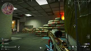 哥哥在干嘛？打游戏呀