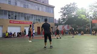 组队打不过专业车队，单排遇不到传球队友