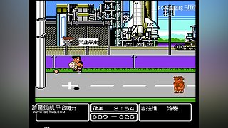 打球嘛，有点动作是正常的