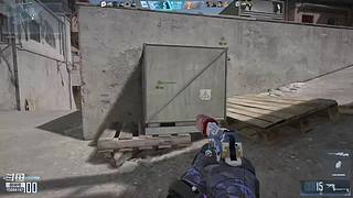 PUBG 纯绿玩家 发起攻击