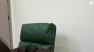 村里跳舞那个女孩