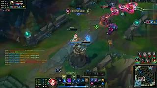 站在峡谷之巅的男人