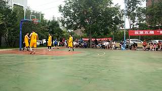 组队打不过专业车队，单排遇不到传球队友