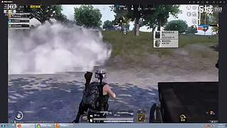 快看，那个傻瓜又来了