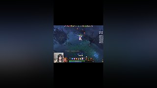 很用心打DOTA的妹子哦