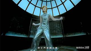 风又摇醒昨夜的梦