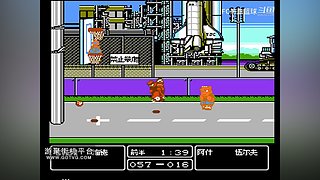 打球嘛，有点动作是正常的