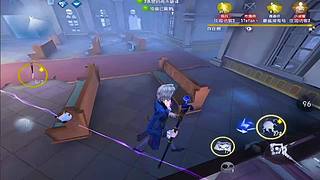 前锋撞晕监管队友趁机破译