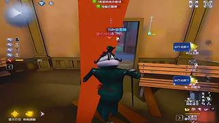 前锋撞晕监管队友趁机破译