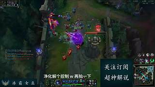 站在峡谷之巅的男人