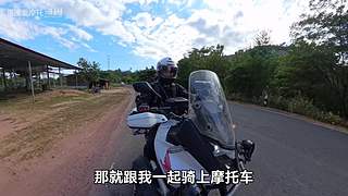 摸摸爱摩托的直播间