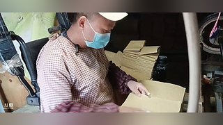 重度残疾，努力供小孩读书！