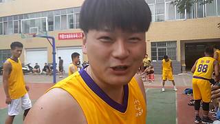 组队打不过专业车队，单排遇不到传球队友