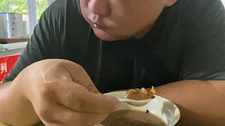 全网最嚣张吃法 隔着屏幕流口水