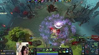 注意看 这个女人叫小怡