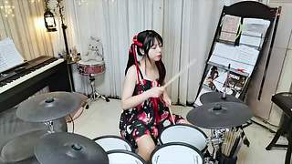 这里有一个摇滚萝莉