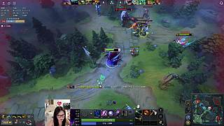 注意看 这个女人叫小怡