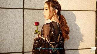 蝴蝶之所以美丽，在于它留下的花香